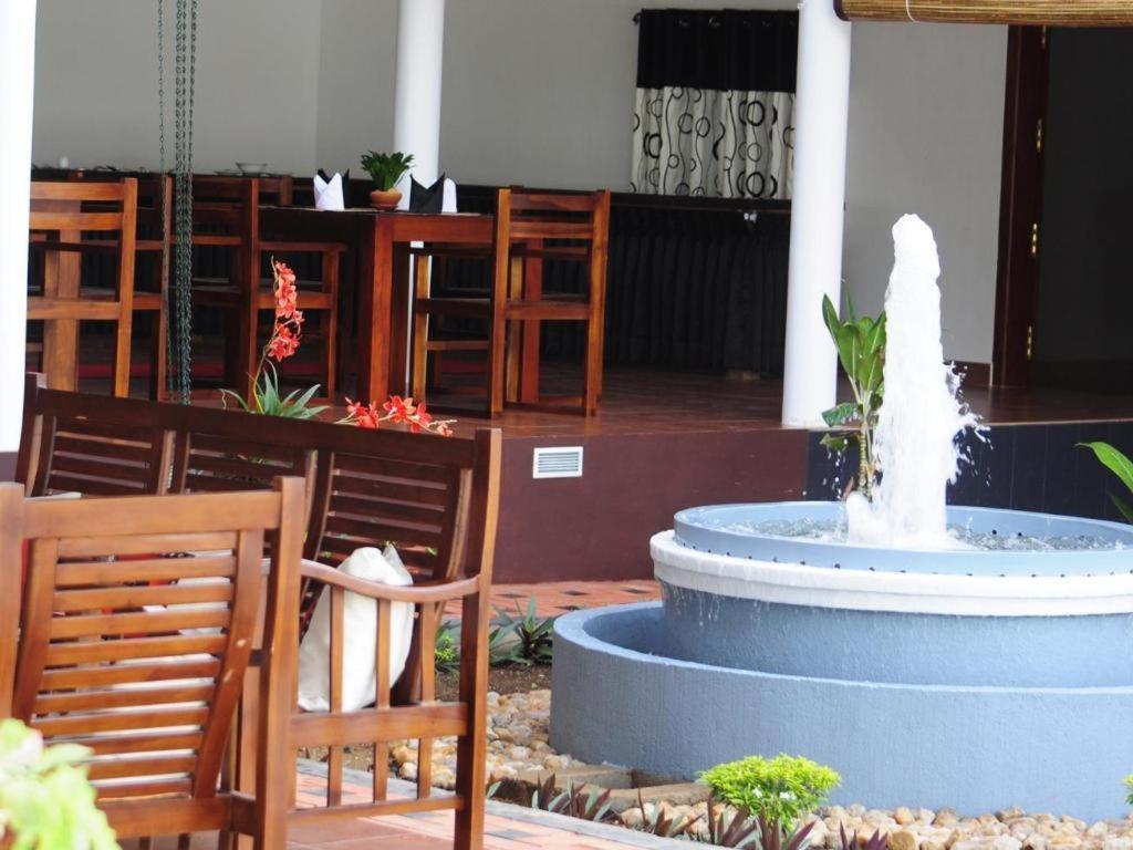 Sihilro Regency Hotel Udawalawe Exterior photo