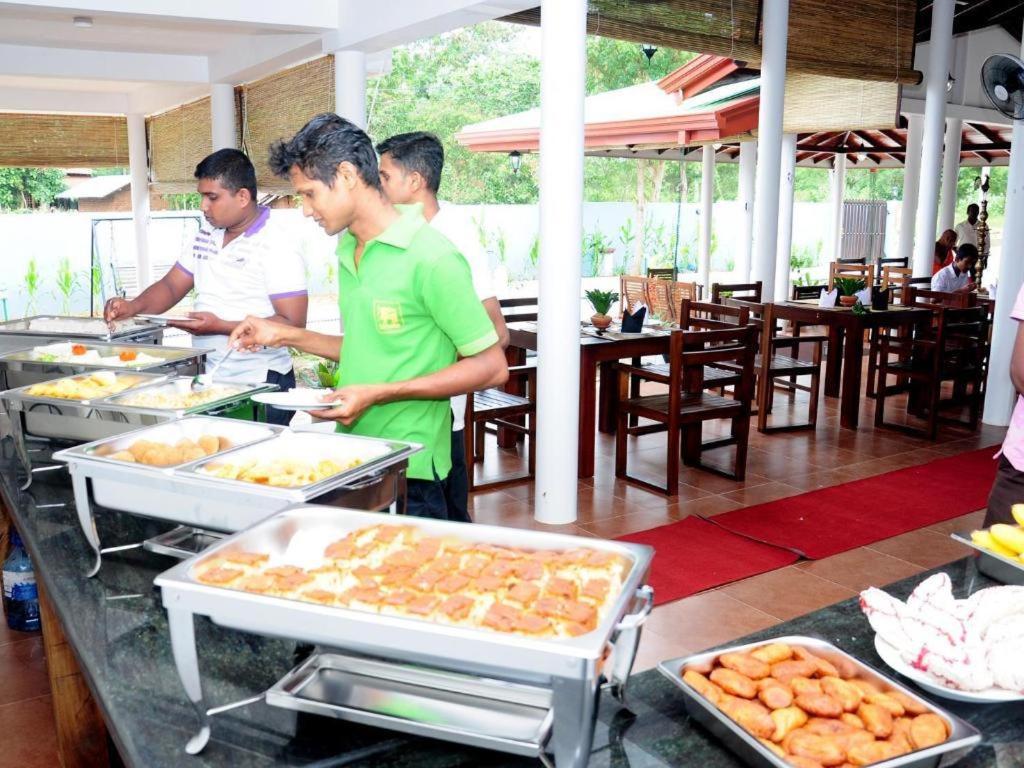 Sihilro Regency Hotel Udawalawe Exterior photo